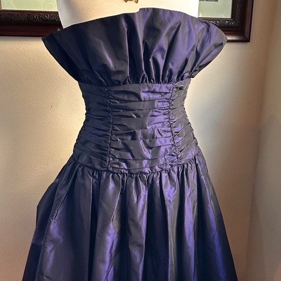 Midnight Blue 1980s Iridescent Taffeta Strapless Cocktail Dress Size 2-4 - Picture 6 of 16